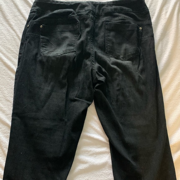 Up Butt black jeans - Picture 3 of 3